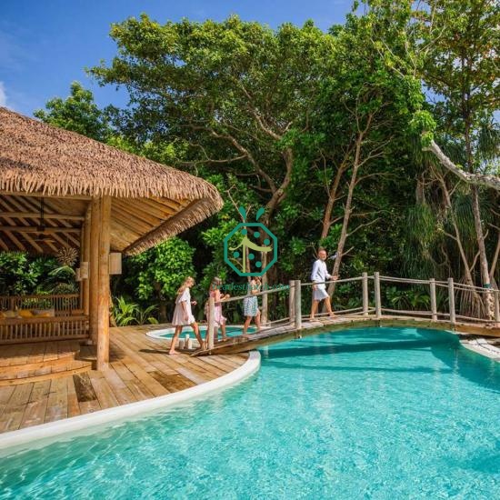 Bahamas Fire Rated Synthetic Palm Thatch Roofing Panels
