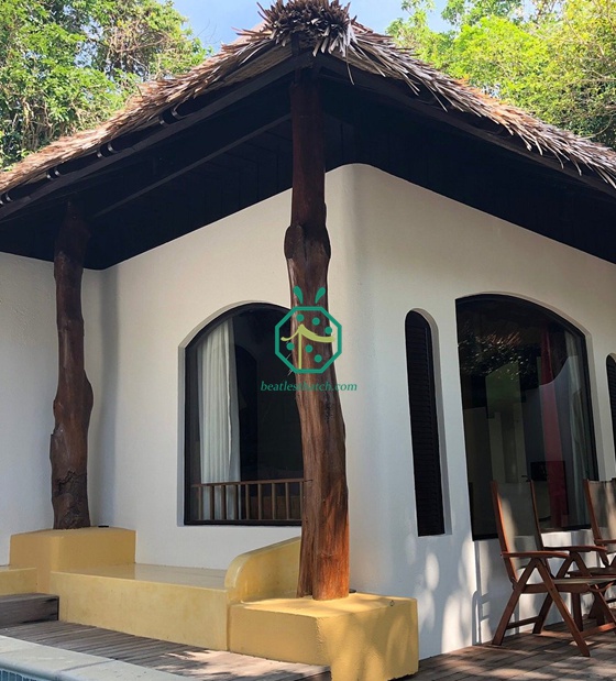 หลังคามุงจากเทียมสำหรับโรงแรมรีสอร์ทบนเกาะในประเทศไทย