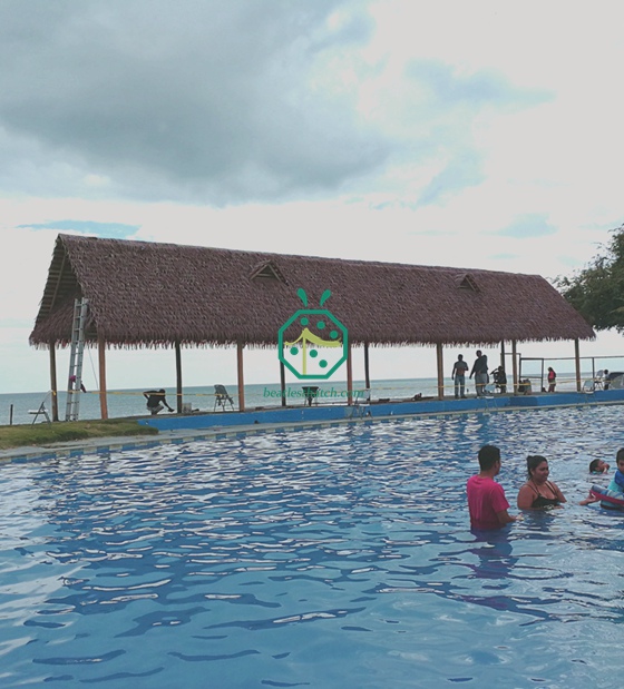 หลังคามุงจากต้นปาล์มสังเคราะห์สำหรับสระว่ายน้ำชายหาดปานามา